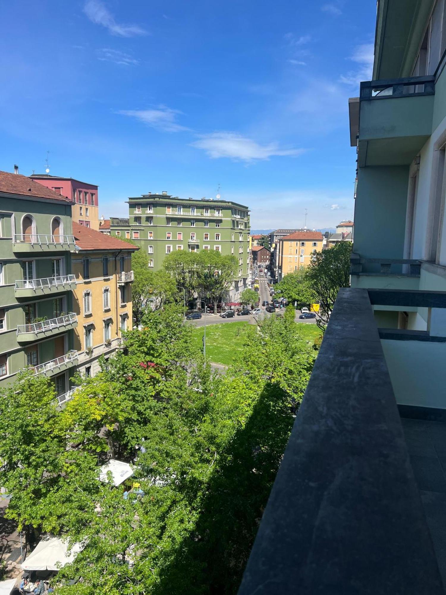 New Apartment With Balcony, Isola Bosco Verticale 米兰 外观 照片