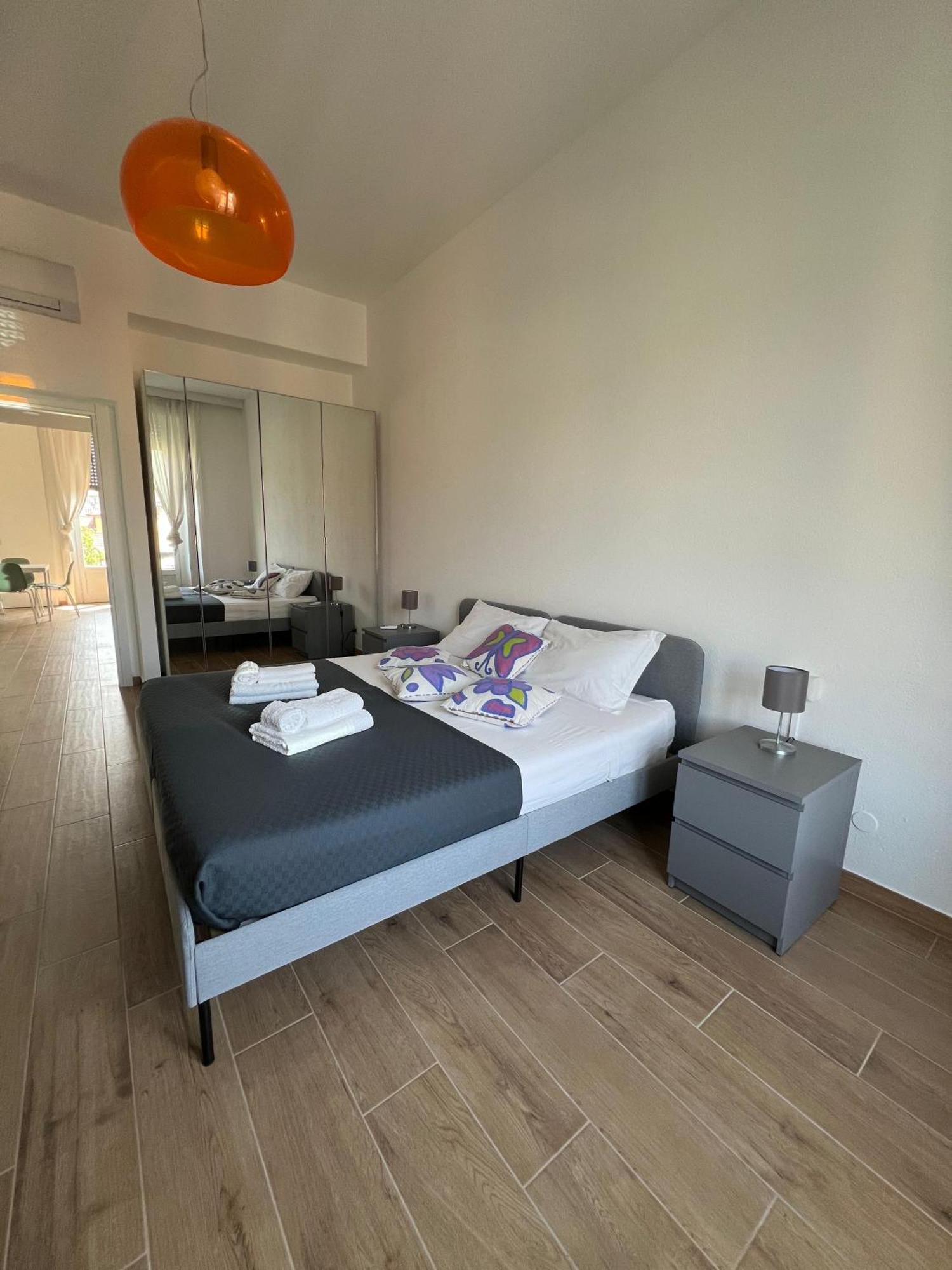 New Apartment With Balcony, Isola Bosco Verticale 米兰 外观 照片